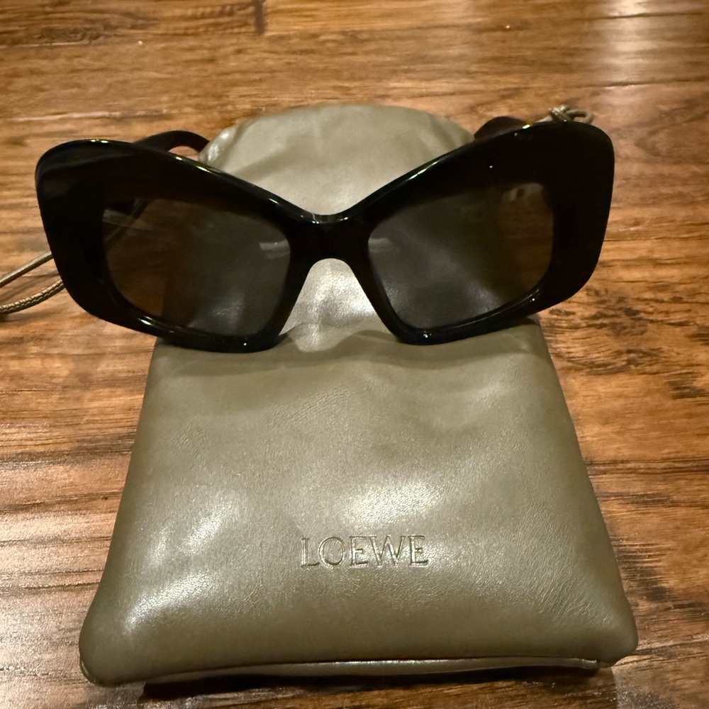 Loewe Glossy Black Women's Sunglasses - Picture 2 of 8